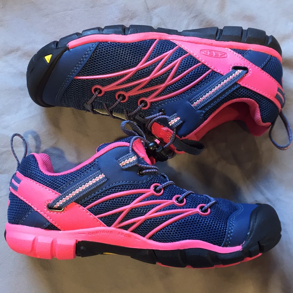 Keen shoes - Youth size 3 (US).